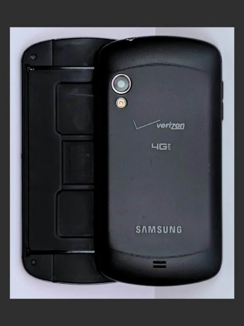 Samsung Galaxy Stratosphere SCH-I405 (Verizon) QWERTY Keyboard Slider Phone 4GB